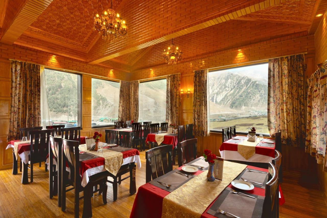 Hotel Village Walk Sonāmarg Dış mekan fotoğraf